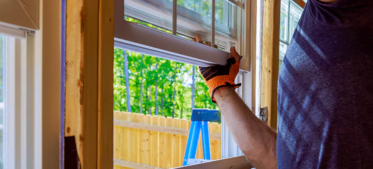 >Bay Window Curtain Rail Track in Gainesville, FL